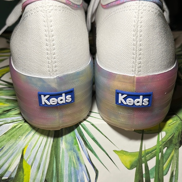 NWOT KEDS SZ 9 white lace up sneakers. - Picture 5 of 9